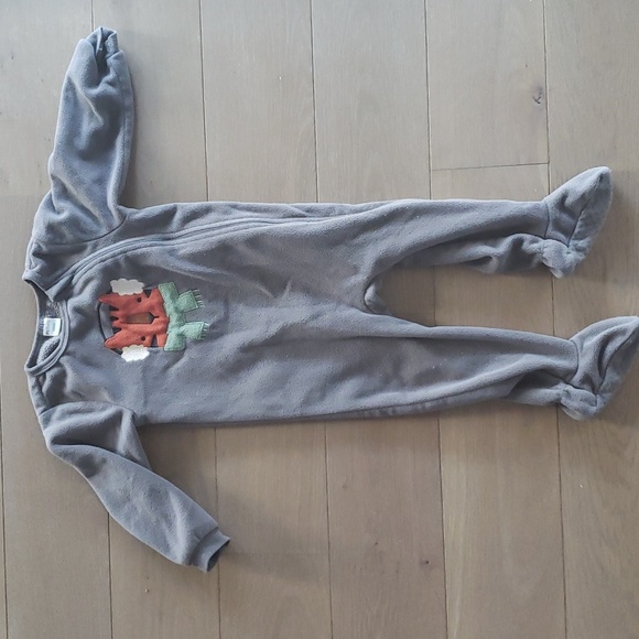 3/$18 - Fleece Sleeper 18M - Picture 1 of 2